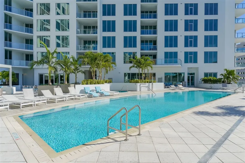 111 S Pineapple Avenue Sarasota FL 34236