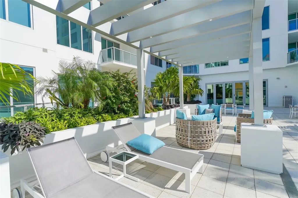 111 S Pineapple Avenue Sarasota FL 34236