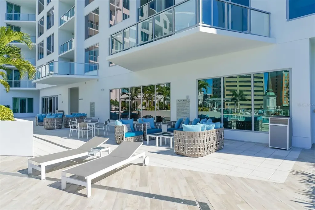 111 S Pineapple Avenue Sarasota FL 34236