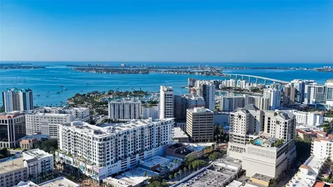 111 S Pineapple Avenue Sarasota FL 34236