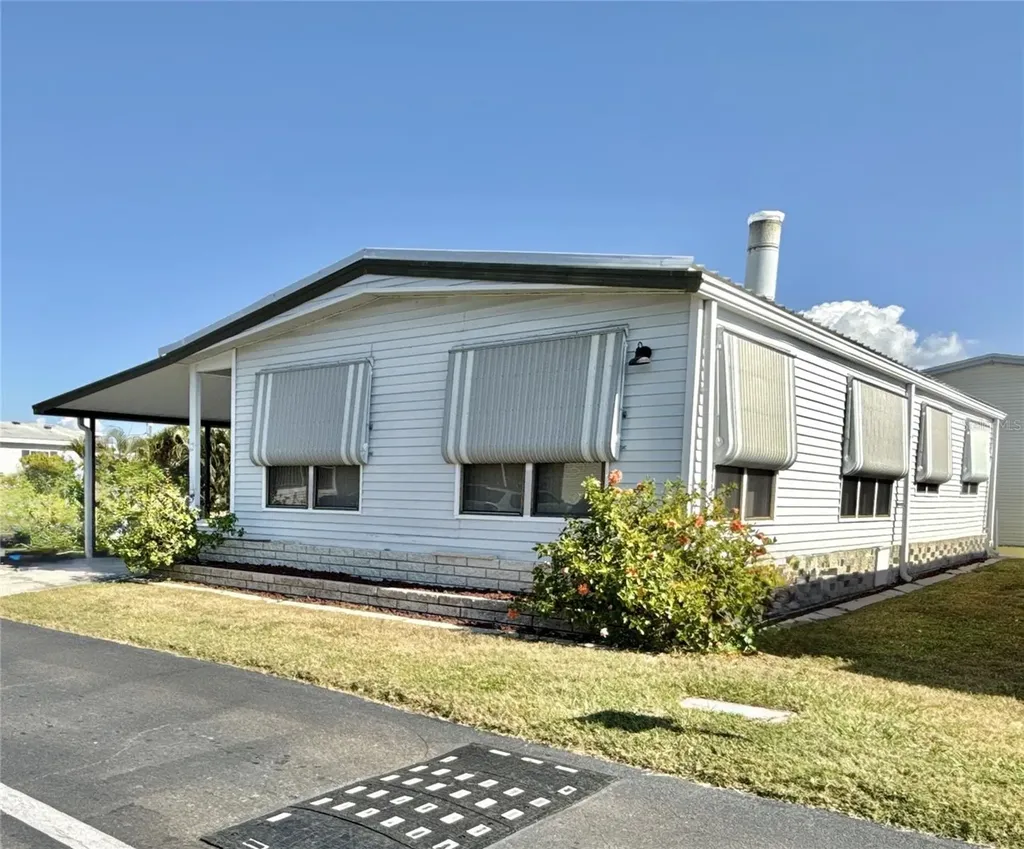 6821 Americana Drive NE St Petersburg FL 33702