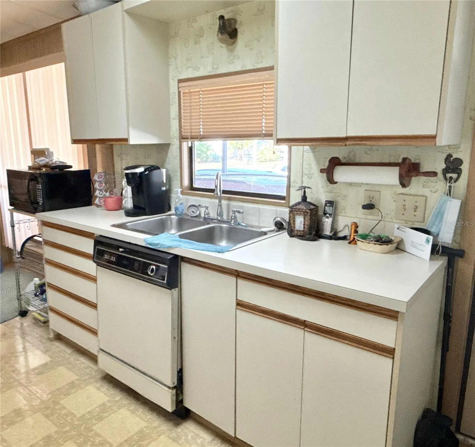 6821 Americana Drive NE St Petersburg FL 33702