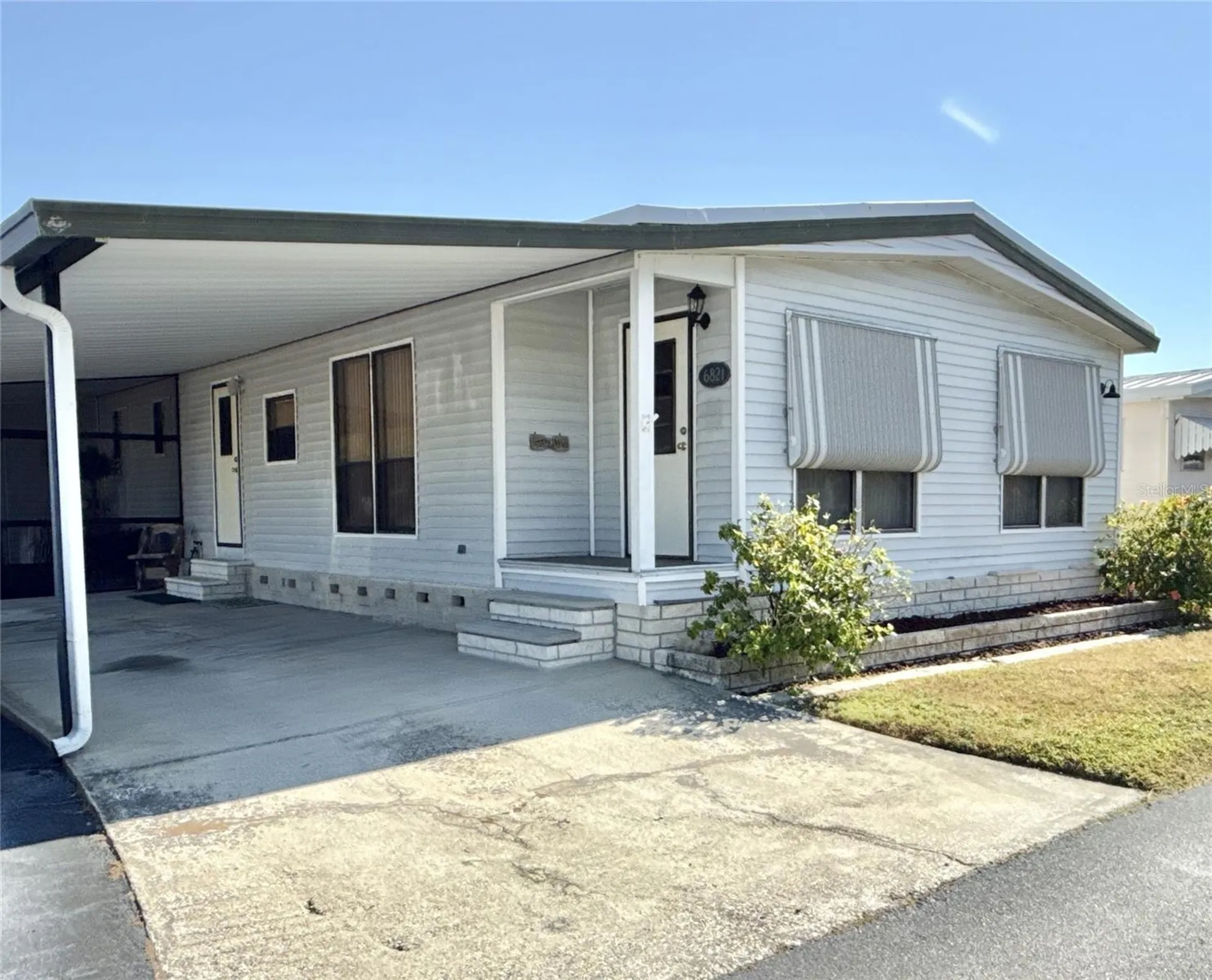6821 Americana Drive NE St Petersburg FL 33702
