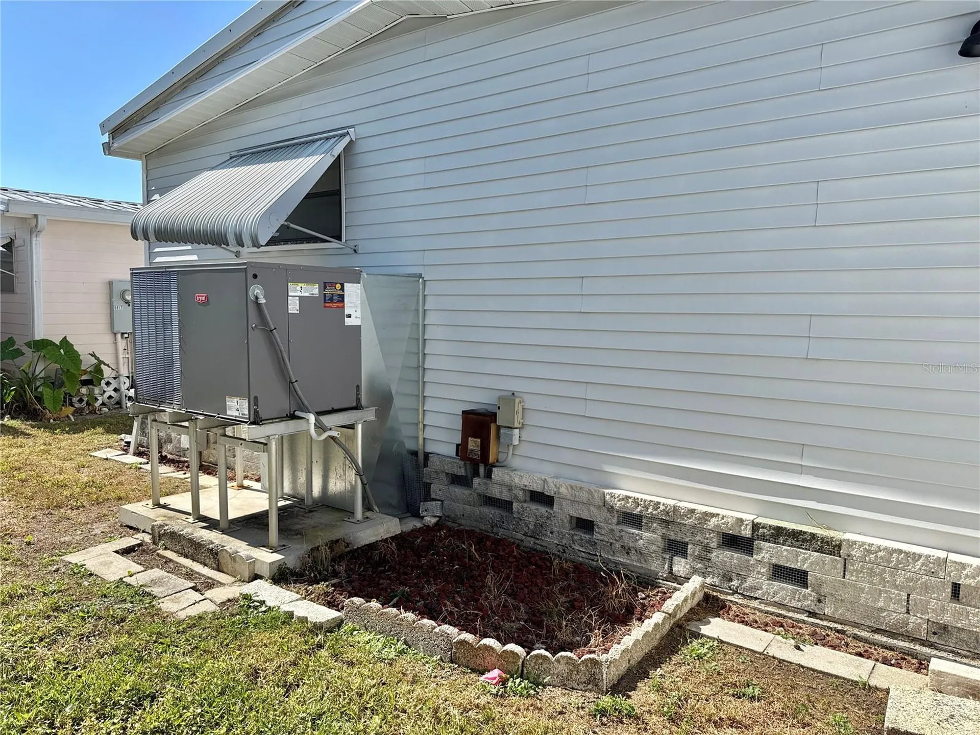 6821 Americana Drive NE St Petersburg FL 33702