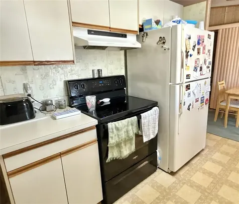 6821 Americana Drive NE St Petersburg FL 33702