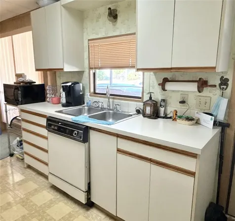 6821 Americana Drive NE St Petersburg FL 33702