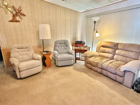 6821 Americana Drive NE St Petersburg FL 33702