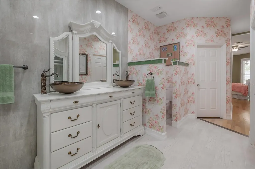 12108 Riverhills Drive Temple Terrace FL 33617