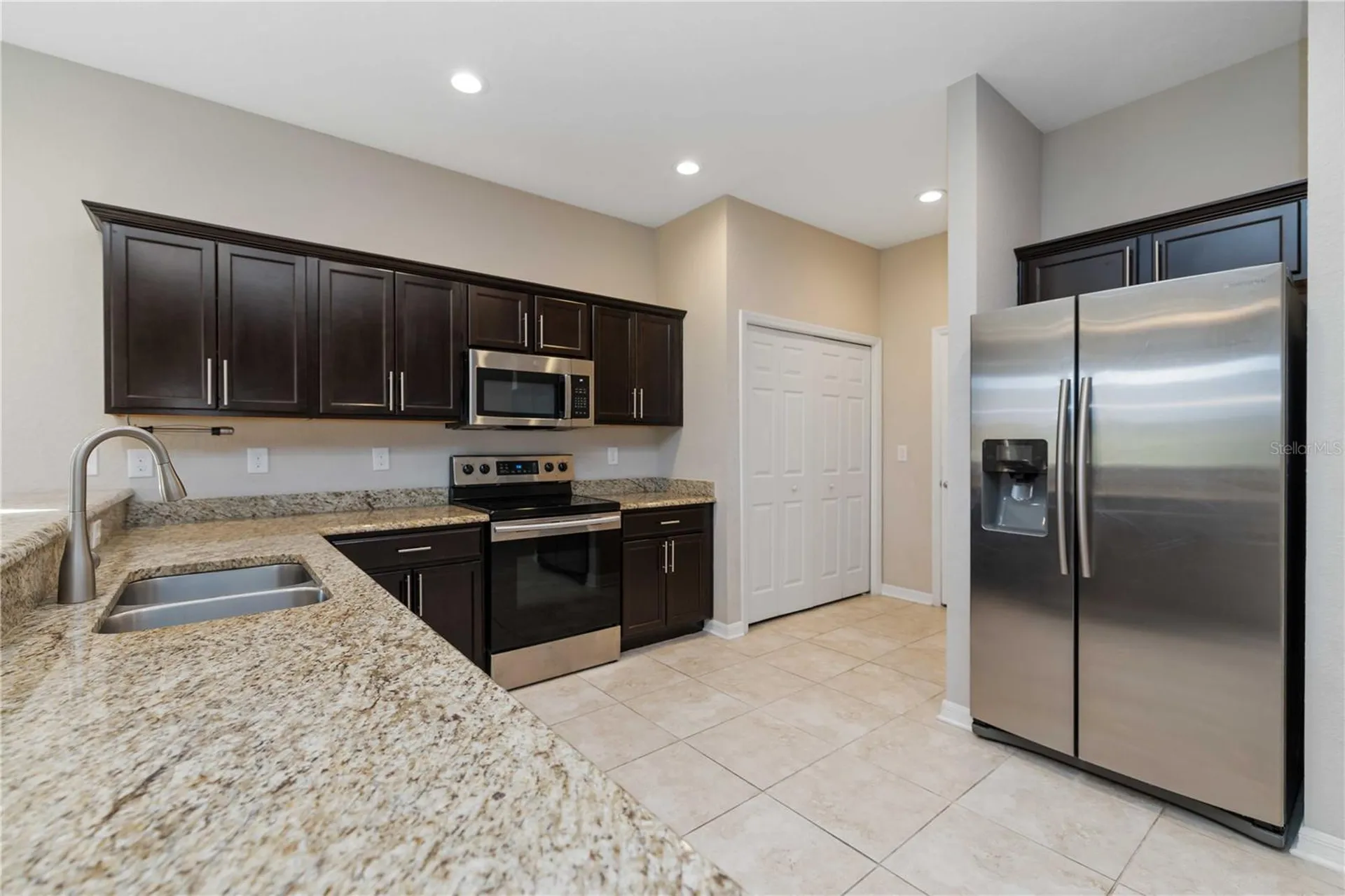 1218 Grantham Drive Sarasota FL 34234