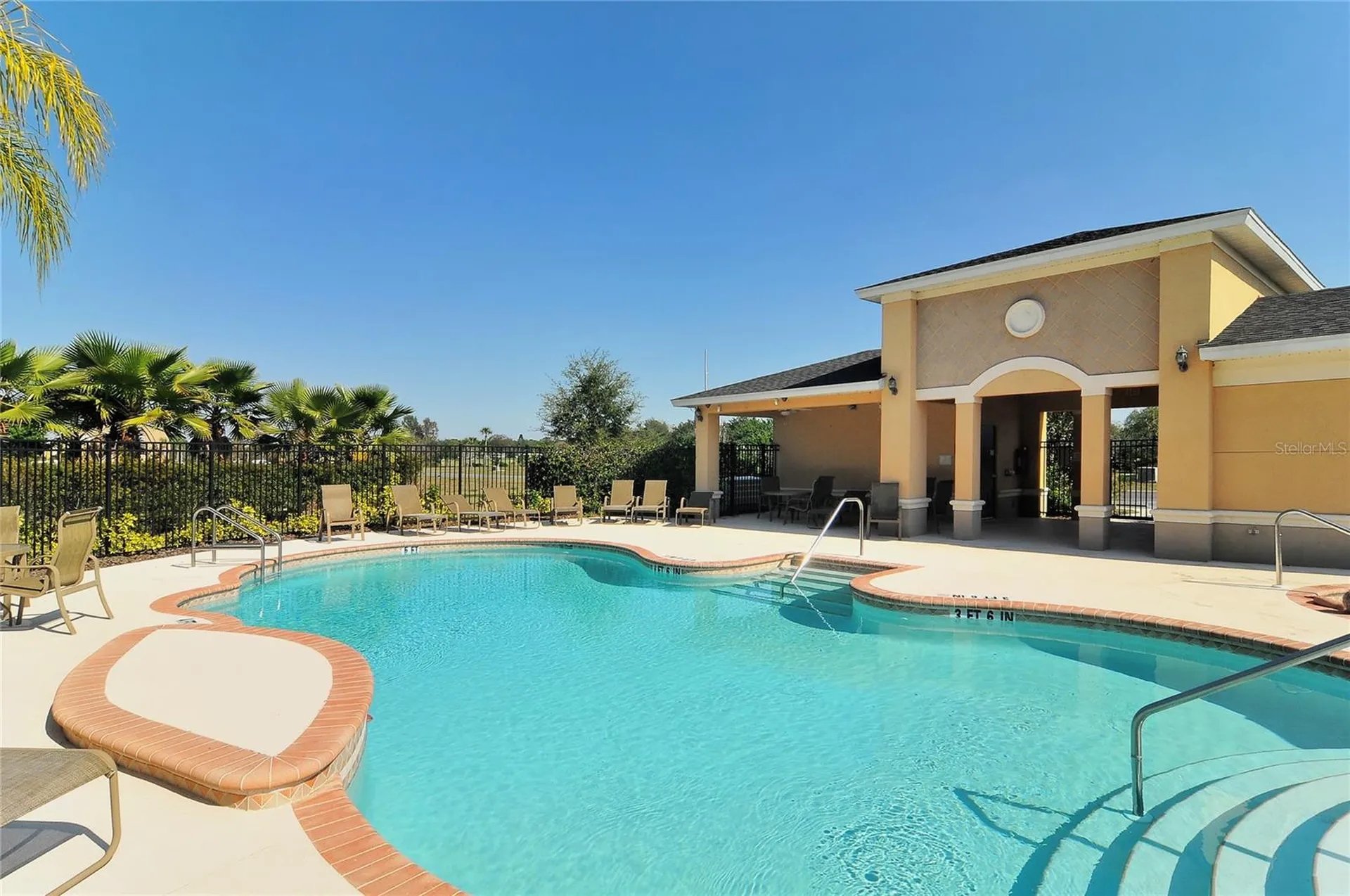1218 Grantham Drive Sarasota FL 34234