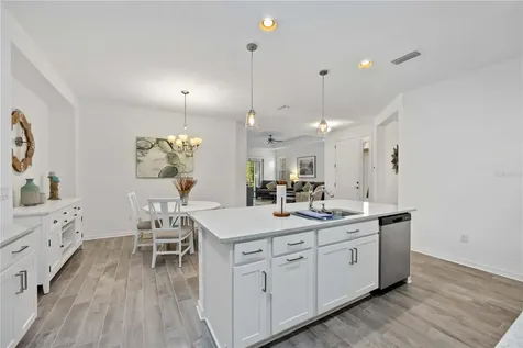 6081 Amberly Drive Bradenton FL 34208