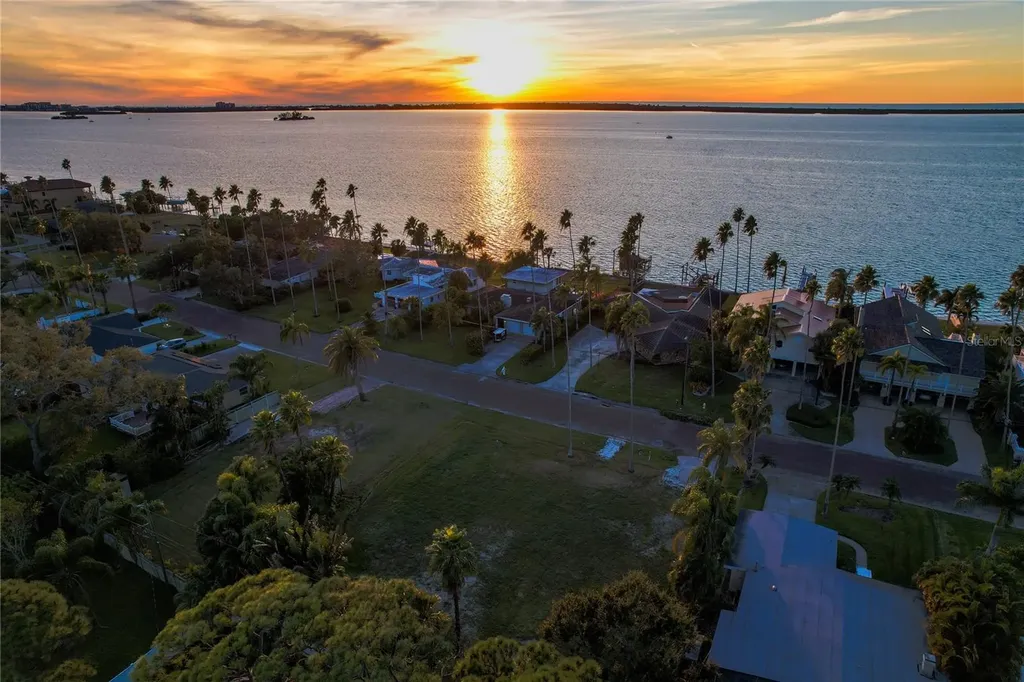 1645 Santa Barbara Drive Dunedin FL 34698