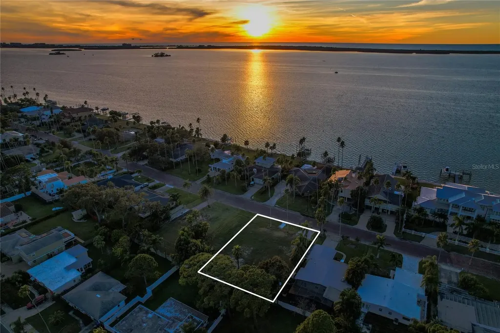 1645 Santa Barbara Drive Dunedin FL 34698