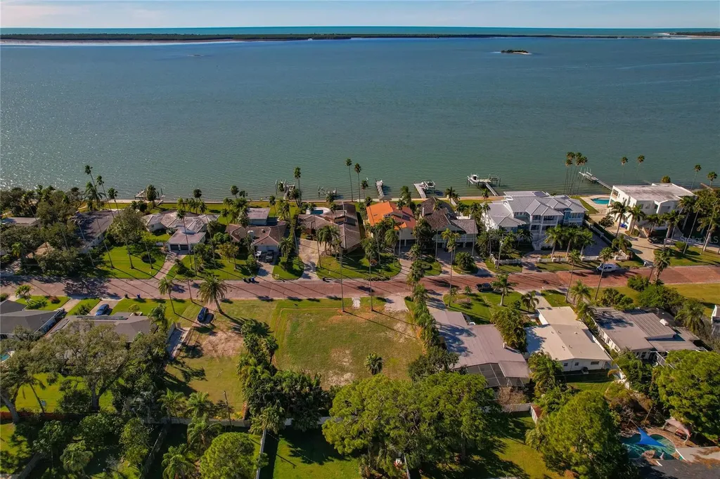 1645 Santa Barbara Drive Dunedin FL 34698