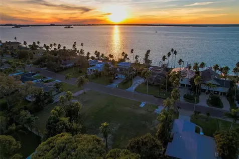 1645 Santa Barbara Drive Dunedin FL 34698