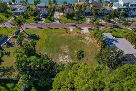 1645 Santa Barbara Drive Dunedin FL 34698