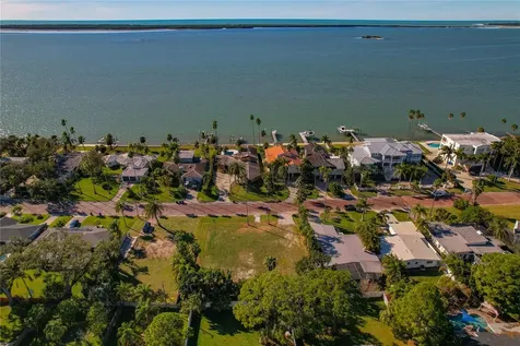 1645 Santa Barbara Drive Dunedin FL 34698