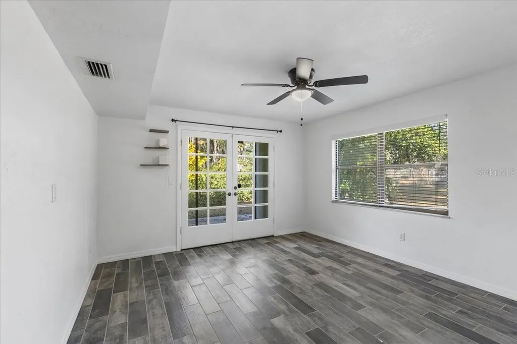 155 S Court Street Bronson FL 32621