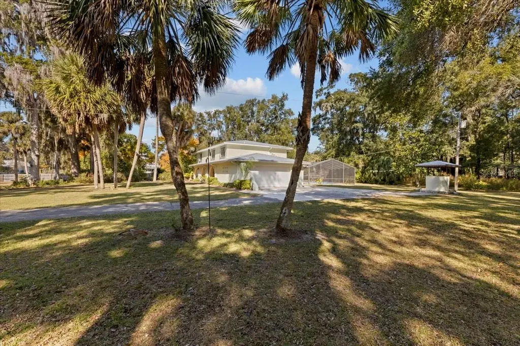155 S Court Street Bronson FL 32621