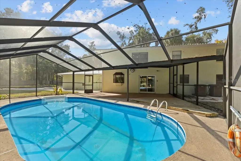 155 S Court Street Bronson FL 32621