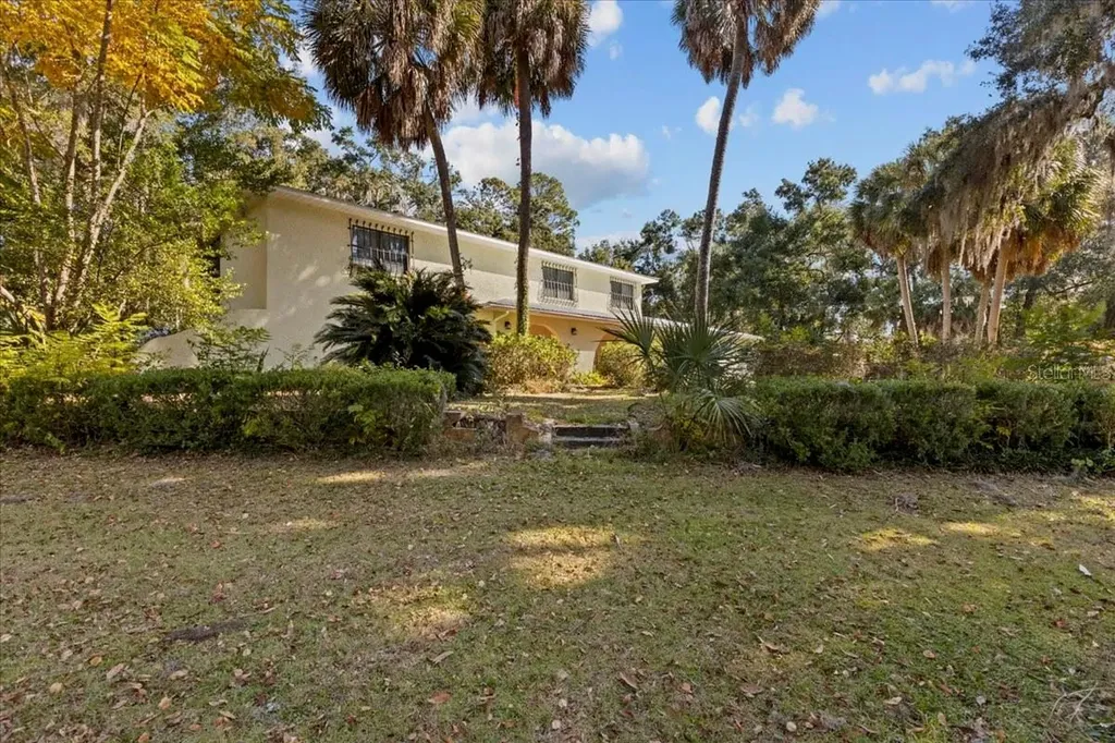 155 S Court Street Bronson FL 32621