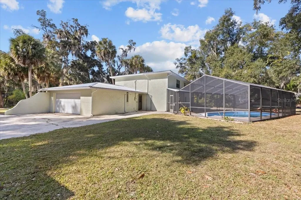 155 S Court Street Bronson FL 32621
