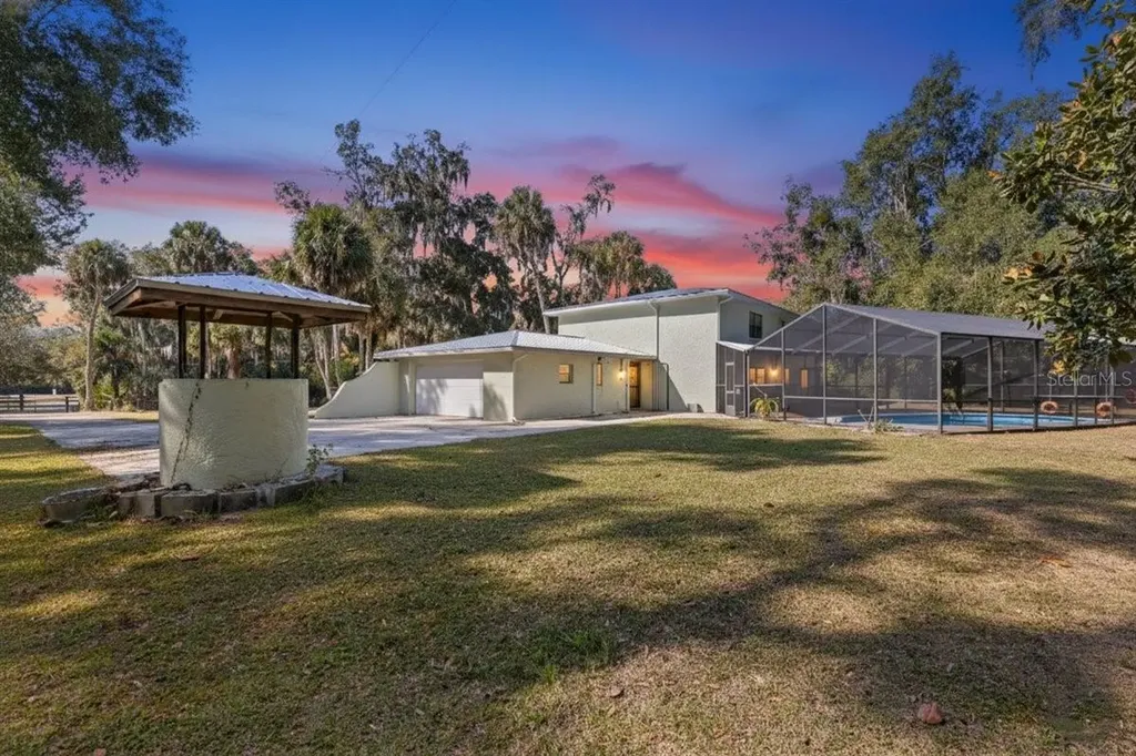 155 S Court Street Bronson FL 32621