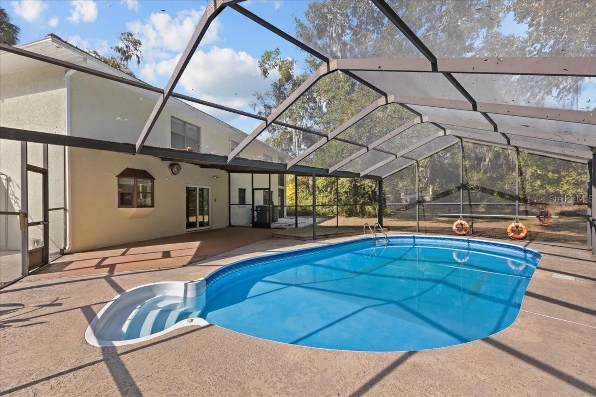155 S Court Street Bronson FL 32621