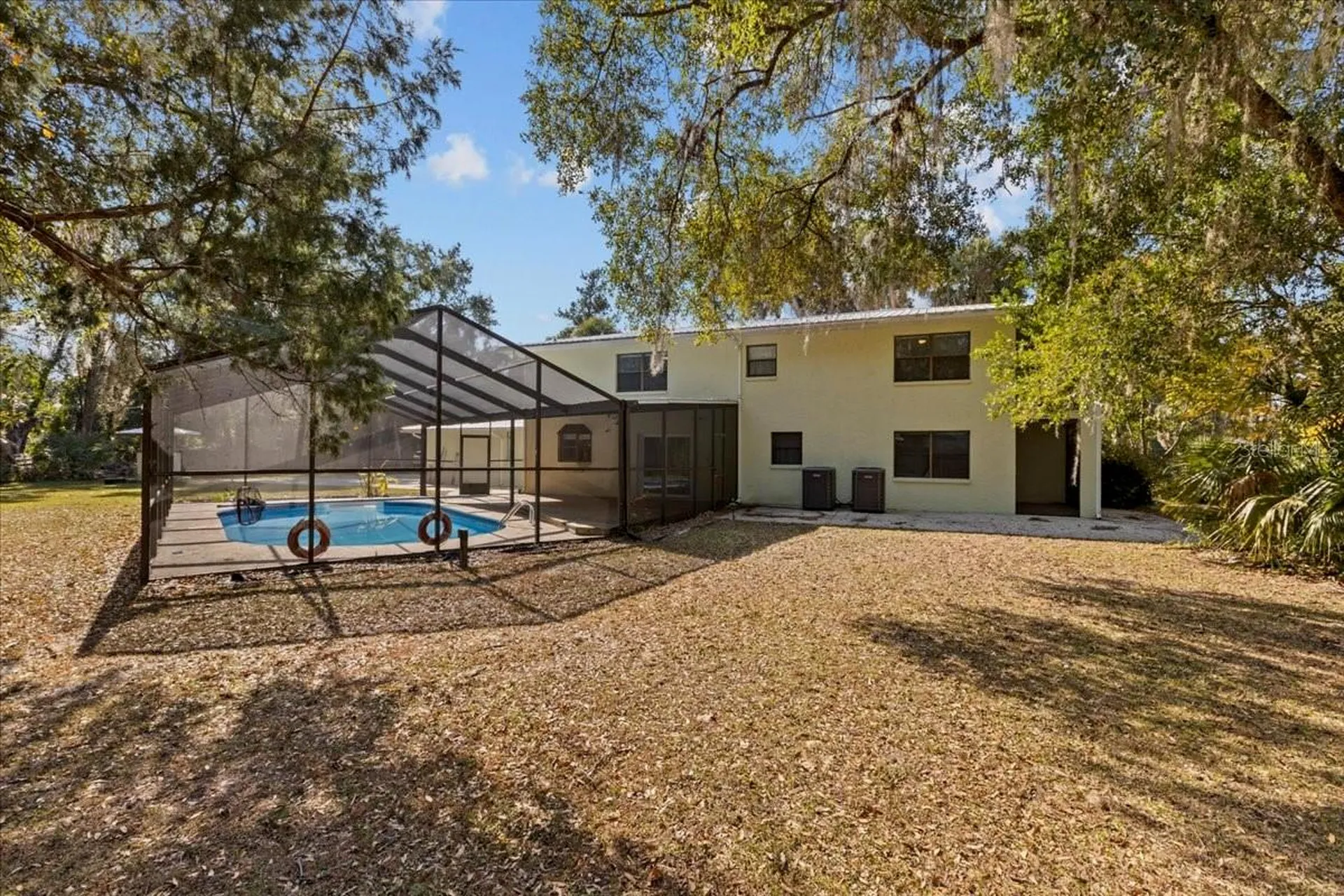 155 S Court Street Bronson FL 32621