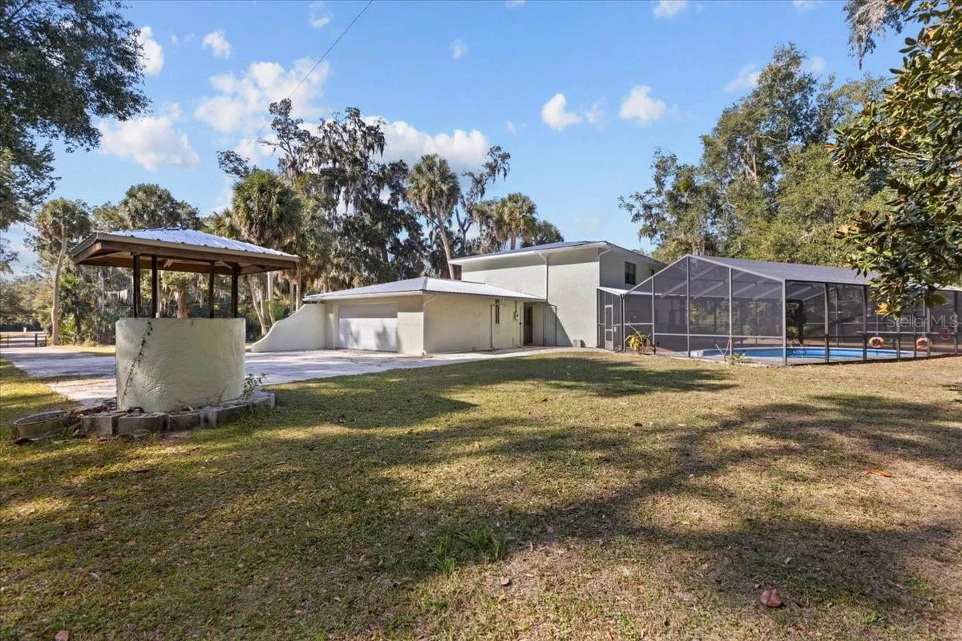 155 S Court Street Bronson FL 32621
