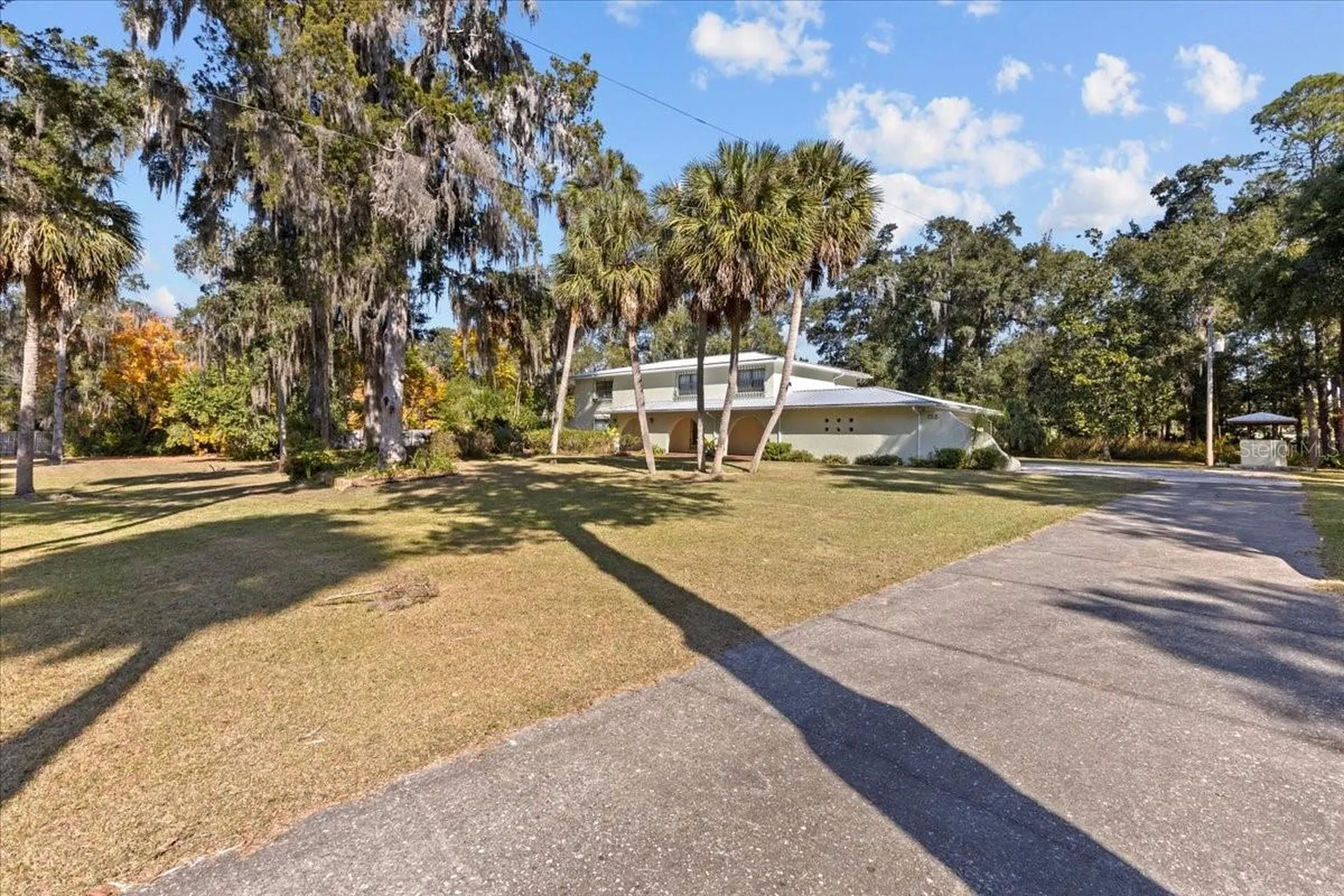155 S Court Street Bronson FL 32621