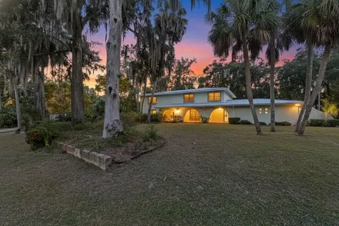 155 S Court Street Bronson FL 32621