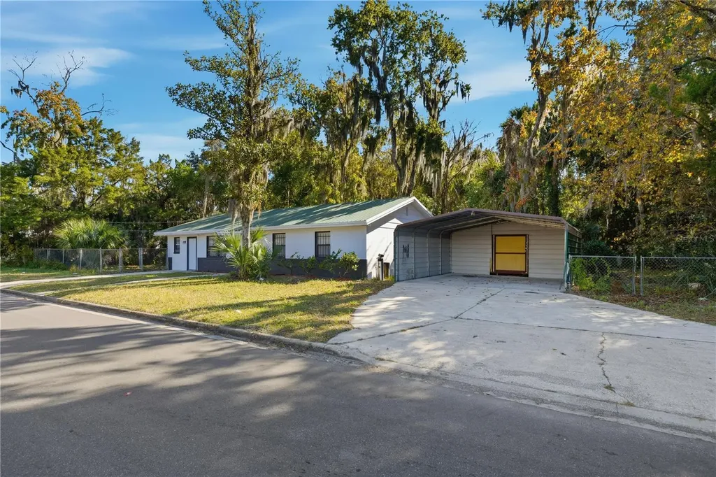 1915 Bronson Street Palatka FL 32177