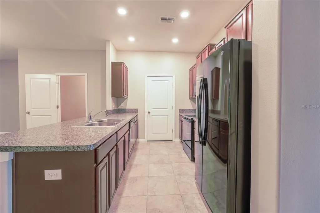 10685 Lake Montauk Drive Riverview FL 33578