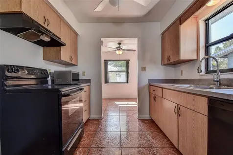 7726 33rd Avenue N St Petersburg FL 33710