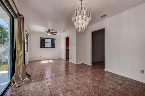 7726 33rd Avenue N St Petersburg FL 33710