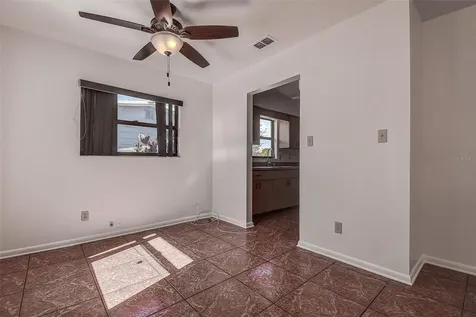 7726 33rd Avenue N St Petersburg FL 33710