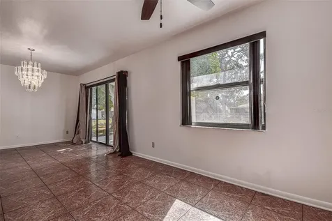 7726 33rd Avenue N St Petersburg FL 33710
