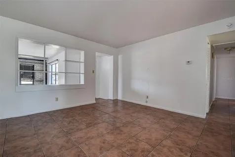 7726 33rd Avenue N St Petersburg FL 33710