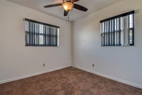 7726 33rd Avenue N St Petersburg FL 33710