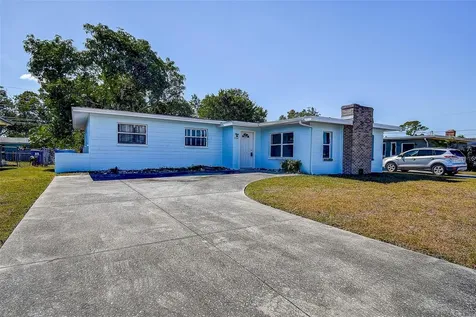7726 33rd Avenue N St Petersburg FL 33710
