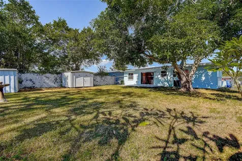 7726 33rd Avenue N St Petersburg FL 33710