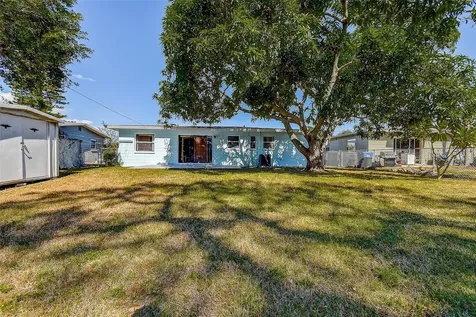7726 33rd Avenue N St Petersburg FL 33710