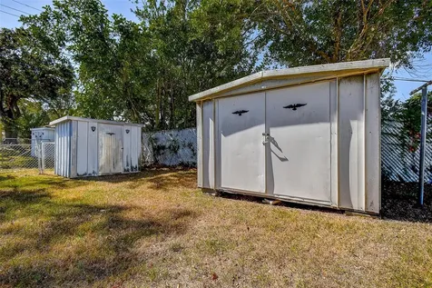 7726 33rd Avenue N St Petersburg FL 33710