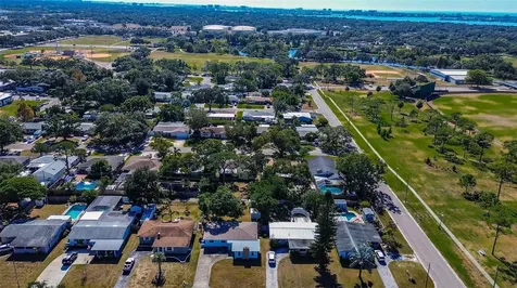 7726 33rd Avenue N St Petersburg FL 33710