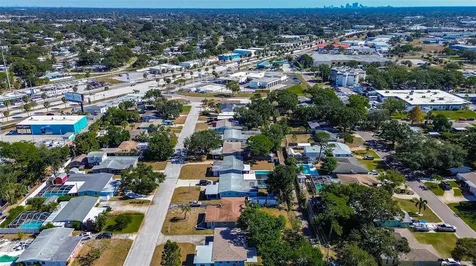 7726 33rd Avenue N St Petersburg FL 33710