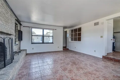 7726 33rd Avenue N St Petersburg FL 33710