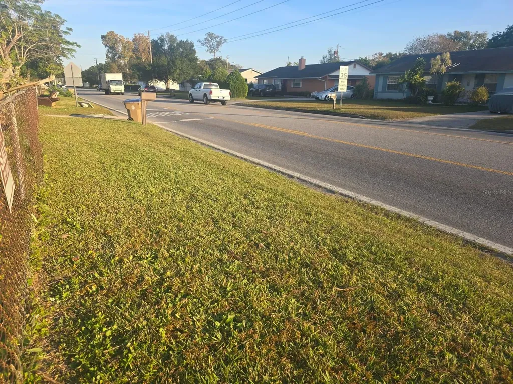 695 W Carroll Street Kissimmee FL 34741