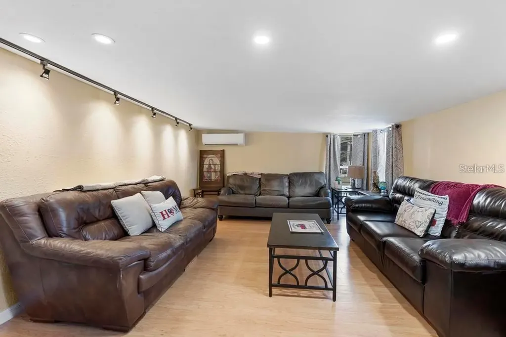 207 Robinhood Drive Deland FL 32724