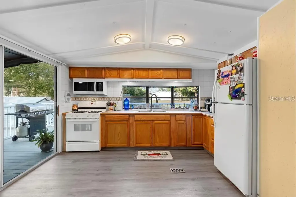 207 Robinhood Drive Deland FL 32724